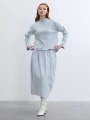 BGN Koszulka w kolorze błękitnym rozmiar: 38. Niebieskie bluzki damskie BGN, bez wzorów, bez kołnierzyka. Za 78.66 zł.