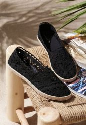 Czarne Ażurowe Espadryle na Podeszwie z Plecionki Satisfyingly. Czarne espadryle damskie Born2be, w ażurowe wzory, z materiału, bez obcasa. Za 49.99 zł.