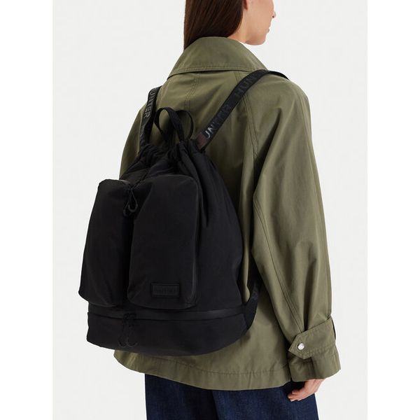 Plecak Hunter. Czarne plecaki damskie Hunter, bez wzorów, sportowe. Za 179.99 zł.