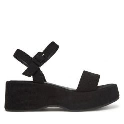 Sandały DeeZee. Czarne sandały damskie DeeZee, bez wzorów, bez obcasa, na koturnie. Za 139.99 zł.