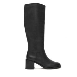 Kozaki Clarks. Czarne kozaki damskie Clarks, bez obcasa, na słupku. Za 879.99 zł.