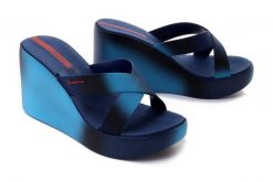IPANEMA Colore Fem 83423 blue/blue, klapki damskie. Niebieskie klapki damskie Ipanema, bez wzorów, bez obcasa. Za 219.90 zł.