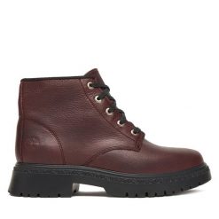 Trzewiki Timberland. Czerwone botki damskie Timberland, bez obcasa, na płaskiej podeszwie, bez zapięcia. Za 779.99 zł.