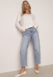 Niebieskie Jeansy Mom Fit z Bawełną Przed Kostkę z Wysokim Stanem Andrele. Niebieskie jeansy damskie Born2be, z podwyższonym stanem. Za 119.99 zł.