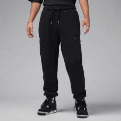 Spodnie męskie Air Jordan Flight Sherpa Pants Czarne - FV7450-010. Czarne spodnie dresowe męskie Jordan, bez wzorów, z dresówki. Za 389.85 zł.