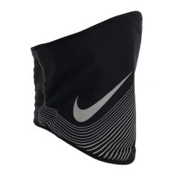 Komin Nike Thera Fit Neckwarmer 2.0. Czarne szaliki i kominy damskie Nike, bez wzorów. Za 149.99 zł.