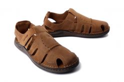 JOSEF SEIBEL 27101 66 350 Maverick 01 castagne, półbuty męskie. Brązowe półbuty męskie Josef Seibel, na lato, bez zapięcia. Za 369.90 zł.