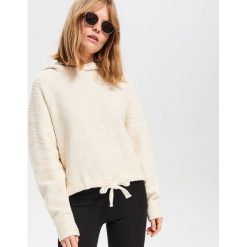 Bluza ze strukturalnej dzianiny - Kremowy. Białe bluzy bez kaptura damskie Reserved, l, z dzianiny. Za 99.99 zł.