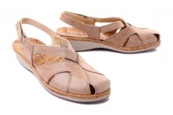 SUAVE 720016-08 sandy, sandały profilaktyczne damskie. Brązowe sandały damskie Suave, bez wzorów, bez obcasa, na koturnie. Za 394.90 zł.
