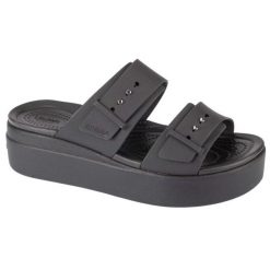 Klapki Crocs Brooklyn Low Wedge Sandal 207431-001 czarne. Czarne klapki damskie bez wzorów, bez obcasa, na koturnie. Za 366.64 zł.