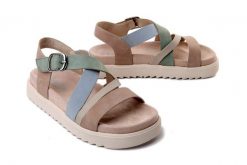Rieker V5663-60 beige, sandały damskie. Brązowe sandały damskie Rieker, bez wzorów, ze skóry ekologicznej, bez obcasa. Za 329.90 zł.