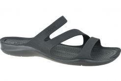 Klapki damskie Crocs Swiftwater. Czarne klapki damskie Crocs, bez wzorów, z materiału, bez obcasa. Za 119.99 zł.