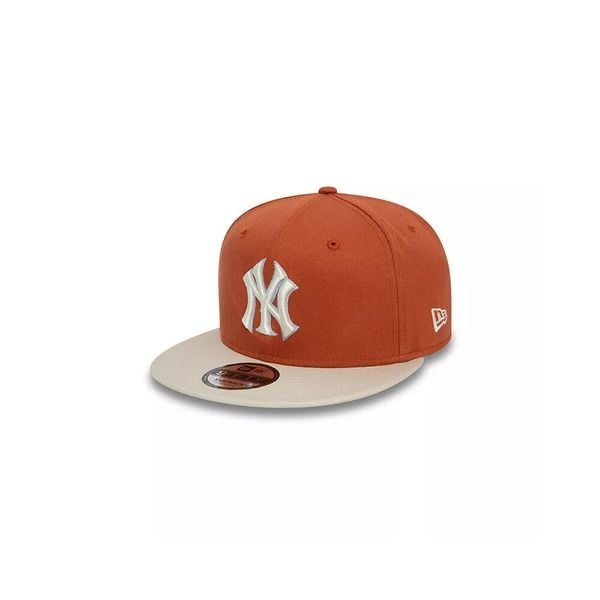 Czapka typu snapback New Era MLB New York Yankees. Białe czapki męskie New Era, bez wzorów, sportowe. Za 204.45 zł.