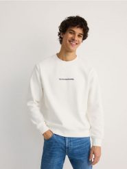 Bluza z haftem - złamana biel. Bluzy bez kaptura męskie Reserved, l, z bawełny. W wyprzedaży za 69.99 zł.