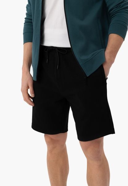 Szorty dresowe ze strukturą M-JANI. Brązowe szorty męskie Volcano, bez wzorów, z bawełny, klasyczne. Za 89.99 zł.