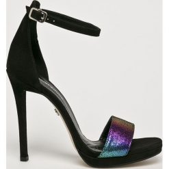 Solo Femme - Sandały. Czarne sandały damskie Solo Femme, bez wzorów, z materiału, bez obcasa, na obcasie. W wyprzedaży za 269.90 zł.