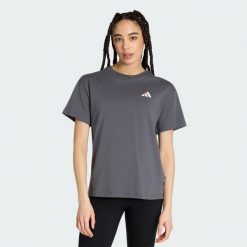 Luźna Koszulka Z Grafiką Embroidery Pack. Szare t-shirty damskie Adidas, bez wzorów, bez kołnierzyka. Za 149.00 zł.