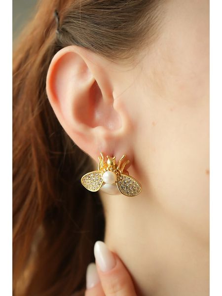 L'Atelier de Gaia Pozłacane kolczyki-wkrętki z perłami i cyrkoniami rozmiar: onesize. Białe kolczyki damskie L'Atelier de Gaia, z cyrkonią, pozłacane. Za 82.99 zł.