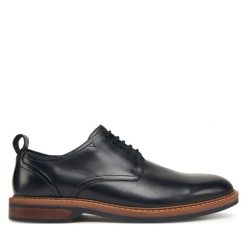 Półbuty Clarks. Czarne buty wizytowe męskie Clarks, bez zapięcia. Za 389.99 zł.