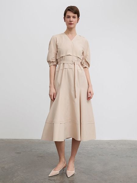 BGN Sukienka w kolorze beżowym rozmiar: 36. Brązowe sukienki damskie BGN, na imprezę, bez wzorów, bez kołnierzyka, bez ramiączek, midi. Za 106.38 zł.