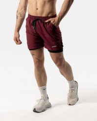 Męskie szorty sportowe 2 w 1 z wewnętrzną warstwą i kieszenią – bordowo-czarny. Czarne szorty męskie AESTHETIC WOLF, bez wzorów, z elastanu, sportowe. Za 299.99 zł.