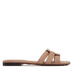 Klapki Aldo. Brązowe klapki damskie Aldo, bez wzorów, bez obcasa. Za 209.99 zł.