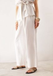 Ciemnobeżowe Sandały VICES ze Skrzyżowanymi Paskami i Paskiem na Duży Palec Phaisacia. Brązowe sandały damskie Born2be, bez wzorów, z jeansu, bez obcasa, na płaskiej podeszwie. Za 79.99 zł.