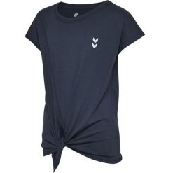 Koszulka SPORTOWA dziecięca Hummel wiązana HMLANGEL T-SHIRT. Niebieskie koszulki dziewczęce HUMMEL, l, bez wzorów, z bawełny, bez ramiączek. Za 36.00 zł.