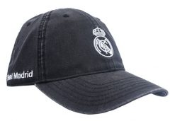 Czapka Real Madryt Junior - oficjalna licencjonowana. Niebieskie czapki męskie Real Madrid, bez wzorów, z bawełny. Za 99.00 zł.