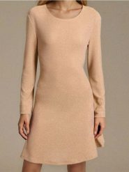 Elegancka sukienka mini - złoty. Żółte sukienki damskie Sinsay, l, bez wzorów, eleganckie, bez kołnierzyka, bez ramiączek, mini. Za 39.99 zł.