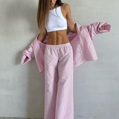 Piżama zimowa dwuczęściowa z miękkiej tkaniny Branislavka. Czerwone piżamy damskie Intica, na zimę, xl, bez wzorów, ze skóry, bez ramiączek. Za 199.00 zł.