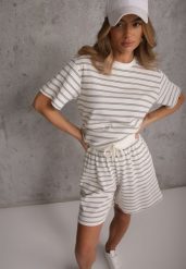 Czarno-Białe Casualowe Szorty High Waist w Prążki z Bawełnianej Tkaniny Lennliss. Białe szorty damskie Renee, bez wzorów, z bawełny, casualowe, z podwyższonym stanem. Za 59.99 zł.