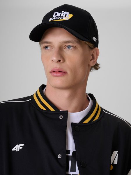 4F Czapka z daszkiem snapback uniseks 4F | Drift Masters - czarna L/XL. Czarne czapki z daszkiem damskie 4f, bez wzorów, z bawełny. Za 119.99 zł.