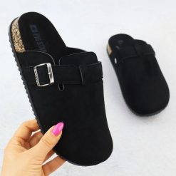 Klapki damskie zabudowane zamszowe czarne Big Star SS274736. Czarne klapki damskie Big Star, bez wzorów, z materiału, bez obcasa. Za 99.99 zł.