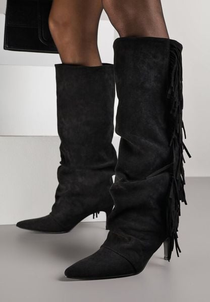 Czarne Marszczone Kozaki z Imitacji Zamszu na Niskiej Szpilce z Frędzlami Linonra. Czarne kozaki damskie Born2be, z jeansu, bez obcasa, na obcasie. Za 189.99 zł.
