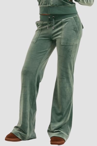 JUICY COUTURE Zielone damskie spodnie dresowe Track Pant, Rozmiar XS. Zielone spodnie dresowe damskie Juicy Couture, s, bez wzorów, z dresówki. Za 499.99 zł.