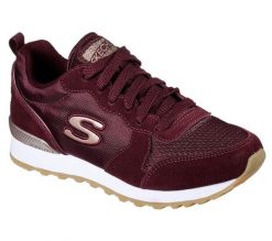 Buty do chodzenia damskie Skechers 111BLK. Czerwone buty sportowe na co dzień damskie Skechers, bez wzorów, z gumy, trekkingowe. Za 279.99 zł.