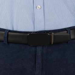 Pasek męski skórzany 3,5 cm klamra automatyczna Beltimore czarny 02-599 : Kolory - czarny, Rozmiar pasków - r.115-130 cm. Czarne paski męskie bez wzorów, ze skóry, wizytowe. Za 64.99 zł.