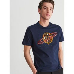 T-shirt z nadrukiem - Granatowy. Niebieskie t-shirty damskie Reserved, l, bez wzorów, bez kołnierzyka. Za 49.99 zł.
