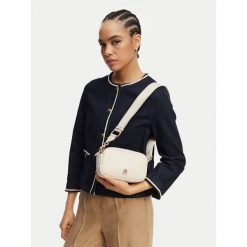 Torebka Tommy Hilfiger. Białe listonoszki damskie Tommy Hilfiger, bez wzorów, bez dodatków. Za 409.99 zł.