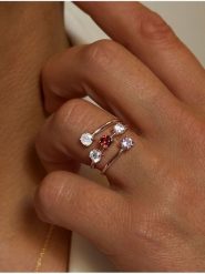 Les Petites Précieuses Srebrny pierścionek z kamieniami szlachetnymi rozmiar: 54. Czerwone pierścionki damskie Les Petites Précieuses, z granatem, srebrne. Za 234.94 zł.