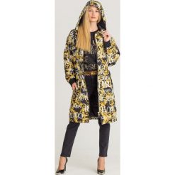 PŁASZCZ VERSACE JEANS COUTURE. Żółte płaszcze damskie Versace Jeans Couture, bez wzorów, z jeansu. Za 2,549.00 zł.