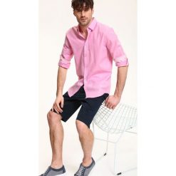 KOSZULA DŁUGI RĘKAW MĘSKA SLIM FIT. Niebieskie koszule męskie TOP SECRET, na lato, m, bez wzorów, z jeansu, bez kołnierzyka, bez ramiączek. W wyprzedaży za 39.99 zł.