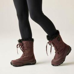 Damskie buty trekkingowe Regatta Kirkwood. Brązowe obuwie trekkingowe damskie Regatta. Za 391.30 zł.