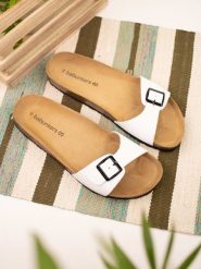 BABUNKERS Family Skórzane klapki w kolorze białym rozmiar: 40. Białe klapki i japonki męskie BABUNKERS Family, ze skóry. Za 165.99 zł.