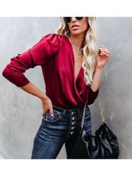 Milan Kiss Bluzka w kolorze czerwonym rozmiar: M. Czerwone bluzki damskie Milan Kiss, m, bez wzorów, bez kołnierzyka, bez ramiączek. Za 213.18 zł.