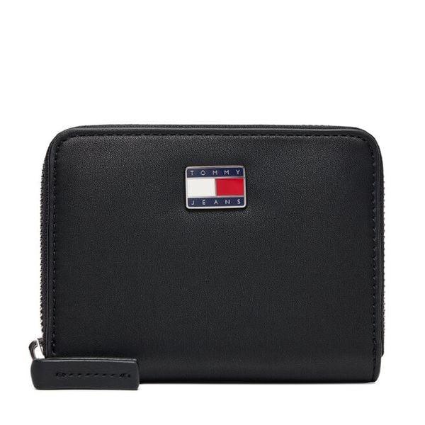 Portfel Tommy Jeans. Czarne portfele damskie Tommy Jeans, bez wzorów, z jeansu. Za 169.99 zł.