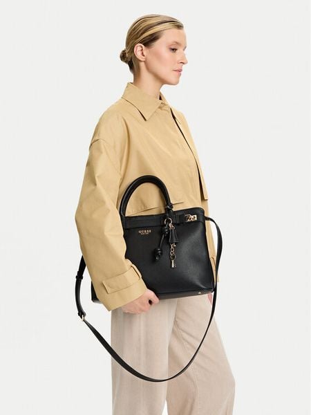 Guess Torebka Gregoria HWBG85 46070 Czarny. Czarne torebki klasyczne damskie Guess, z aplikacjami, ze skóry, bez dodatków. Za 519.99 zł.