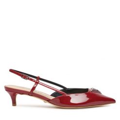 Czółenka Guess. Czerwone czółenka damskie Guess, z aplikacjami, bez obcasa. Za 299.99 zł.