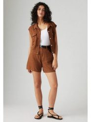 Levi's Szorty w kolorze jasnobrązowym rozmiar: W30. Brązowe szorty damskie Levi's, bez wzorów, klasyczne. Za 134.85 zł.